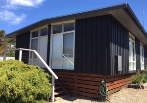 The Sandy Point Beach House - 2 Bedroom, 1 Bathroom, Sleeps 5 in Sandy Point