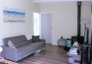 The Surf Shack is a short walk to the beautiful beach for relaxation or surfing. in Sandy Point
