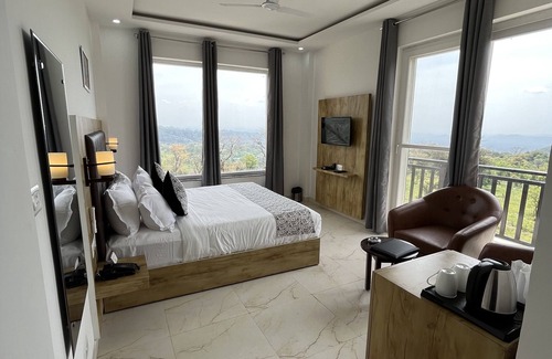 Sidhpur Hotel | Click Collection The Abode Dharamshala