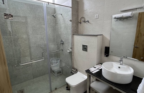 Sidhpur Hotel | Click Collection The Abode Dharamshala