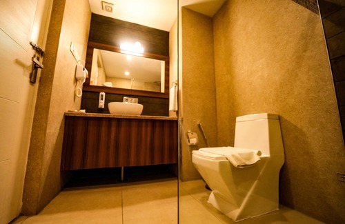 Sidhpur Hotel | HOtel Square One by D'Polo Dharamshala