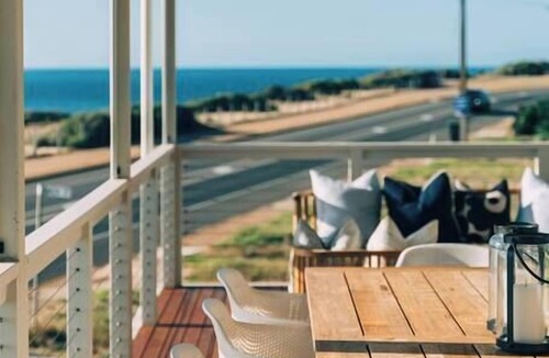 Aldinga Beach House | ōSHEN- Sleeps12, Gym, Kayak, MountnBike, BeachFrnt