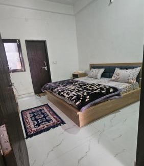 Vrindavan Hotel | श्री राधा कृष्ण कुंज