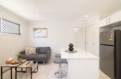 Rocklea Apartment | 1 Bdr Apt w/AC | Covered Parking | 514AF1