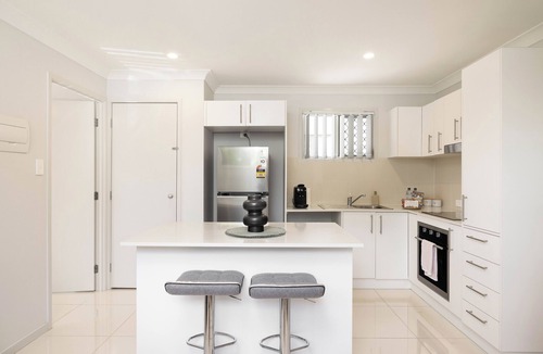Rocklea Apartment | 1 Bdr Apt w/AC | Covered Parking | 514AF1
