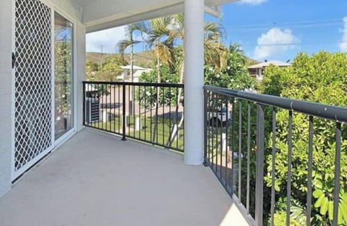 West End Apartment | 1 Bed Apartment on Henry