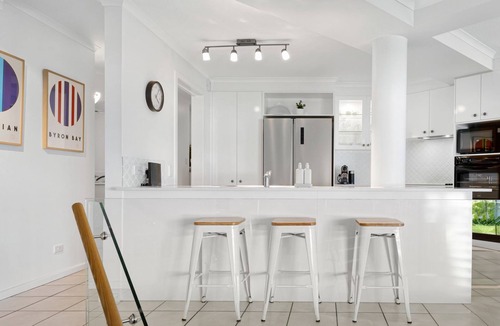 Sunshine Beach Apartment | 1 Craiglea Lodge - Prime Location Right at the Beach