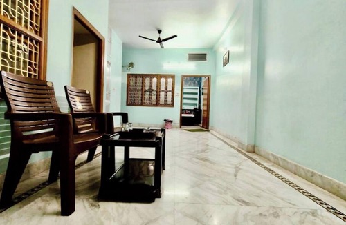 Varanasi Apartment | 100m from Ganges River & Dasashwamedh Ghat, 1-bedroom in Varanasi with AC, WiFi
