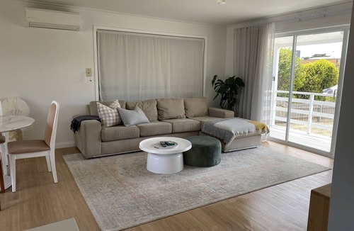 San Remo House | 2 Bed Home Walking Distance From Shops And Beach