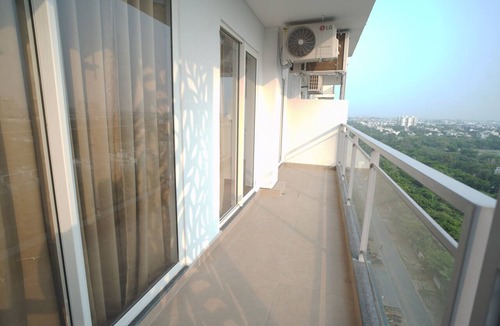 Jaypee Greens Apartment | 2-bedroom apartment in peaceful Greater Noida with AC and gym access