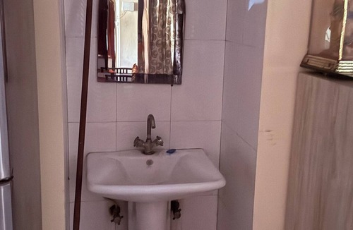 Aundh Apartment | 2-bedroom apartment in wonderful Pune with cool AC