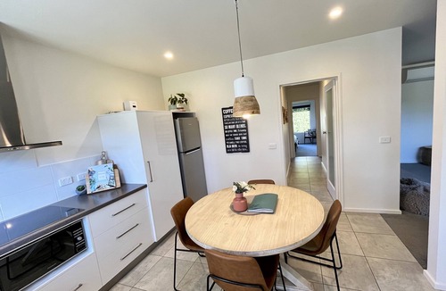 Myrtleford Villa | 20 on Rayner beautifully located in the heart of Myrtleford