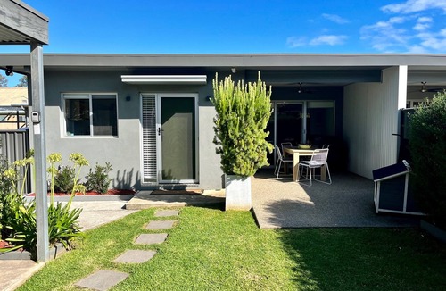 Myrtleford Villa | 20 on Rayner beautifully located in the heart of Myrtleford