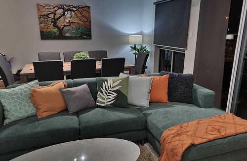 Douglas Apartment | 3 bedroom executive apartment on Ross River ideal for business or family holiday