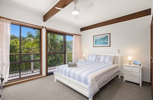 Valla Beach House | 3 MINUTE WALK TO BEACH from 'Ocean Whisper Retreat'