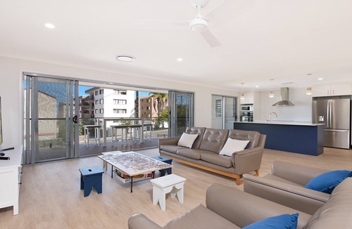 Kings Beach House | 35 Moreton Parade Kings Beach QLD