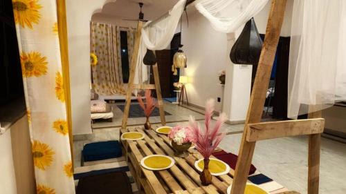 Sindhi Camp Apartment | 3BHK cozy corner jaipur stay