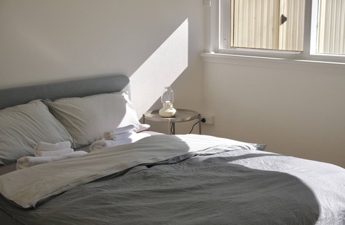 Narrabundah House | 3BRS-New, Stylish Getaway/Netflix/PetsFriendly