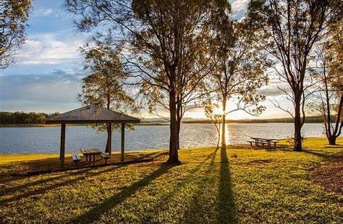 Warner House | 4 bdrm 2 bthrm home/pool. 35min -CBD