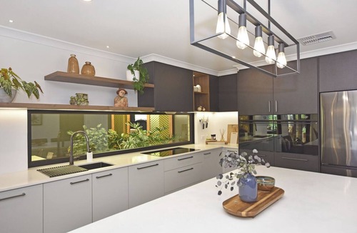 Currambine House | 4 Bedrooms 3 bathrooms huge pool and amazing alfresco area -
