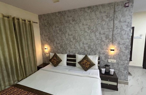 Varanasi Hotel | 45-room hotel in delightful Varanasi with WiFi, AC. Unwind in comfort