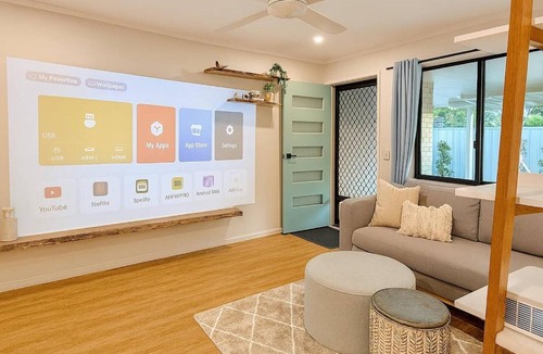 Capalaba House | 4Bed 2Bath in Capalaba Near Manly Habour, Shops & More