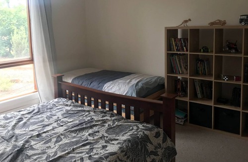 Upper Wakefield House | 4br house with pool in quiet spot (sleeps 10)
