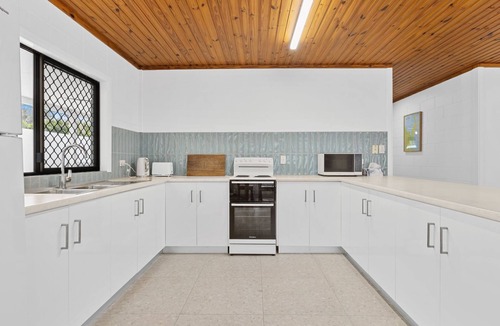 Rainbow Beach House | 6 Larapinta Court - Rainbow Beach