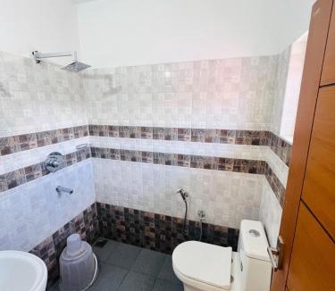 Moolakadai Hotel | 7 Malai Residency