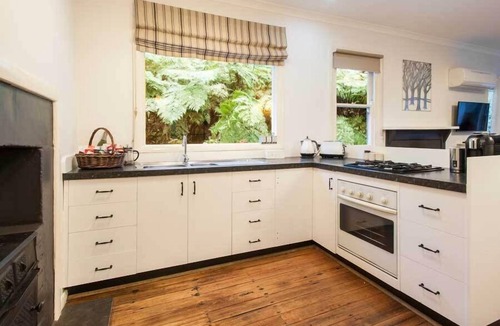 Olinda Cottage | A Cottage in the Forest