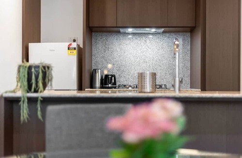 Carlton South Apartment | A Cozy Apt, Only a 5-min Walk to Victoria Market