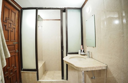 Bhopal Hotel | A mango tree stay