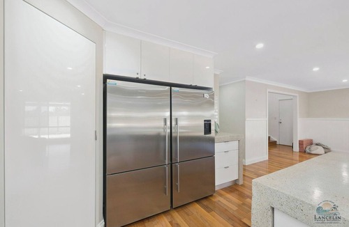 Lancelin House | A modern & stunning 8-bedroom home - perfect for larger or multiple families.