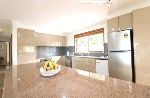 Berrambool House | A Touch of Bali - 3 Bedroom Pet friendly home. 3+ nights