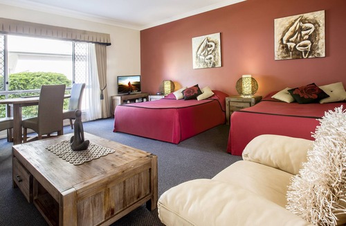 Mount Tamborine Hotel | Aaronlee Retreat