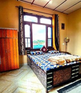 Gunehr House | Aashiyana homestay bir