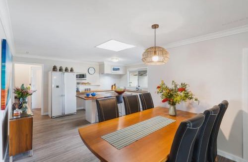 Abbey House | Abbey Bay Cottage Pet Friendly and Free Wifi