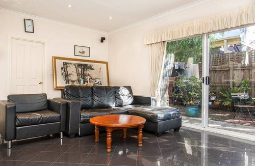 Abbotsford Hostel | Abbotsford Private Rooms & Pods @ 15 Charles Homestay