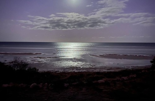 Carribie House | Absolute Beachfront Holiday House with unrestricted Seaview's- Corny Point