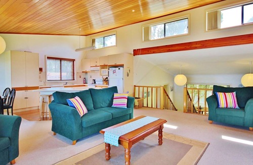 St. Georges Basin House | Absolute Waterfront - Belle Escapes Jervis Bay