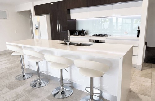 Yarrawonga House | Absolute waterfront modern 4 bedroom property in Woodlands area of Yarrawonga
