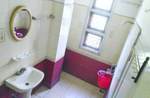Sualkuchi House | AC, balcony & complimentary breakfast at Shivam Guest House by OK North East