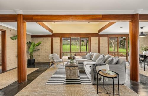 Summertown House | Adelaide Hill Luxury Amenities and Stunning Vistas