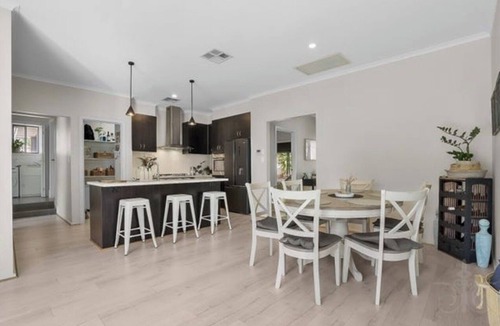 Mount Barker House | Adelaide Hills Escape, Scenic Views, Winery & City