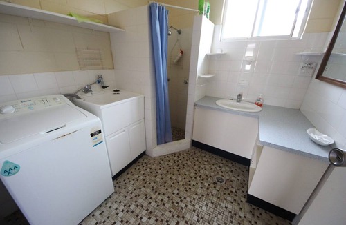 Hat Head Apartment | Air conditioned *ground floor own carport * Sheets/Towels not included