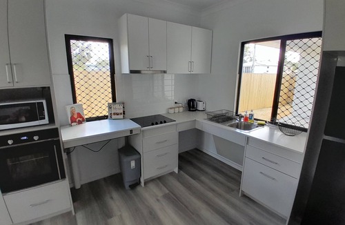 Redbank Plains House | Alawoona Retreat – Home in Redbank Plains Queensland, 3 bedrooms and 3 bathrooms
