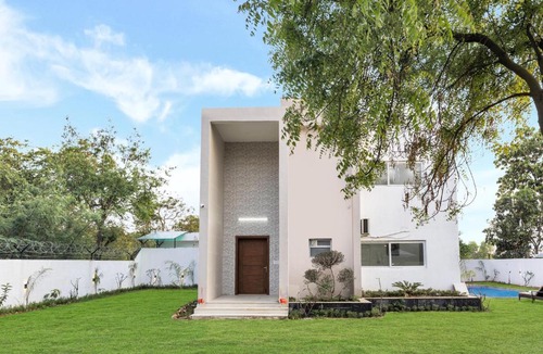 Khattalwada Villa | Alaya Stays Ratikara Ullaas 2-BHK with Private Pool, Lounge Space, Pool table & Lawn
