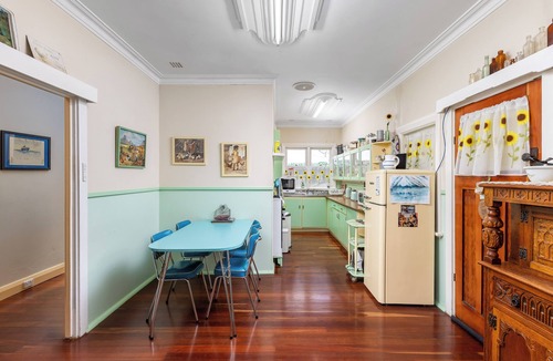 Bunbury Cottage | Albert Road Cottage: Comfy, vintage home near water & town