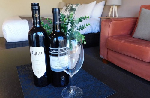 Penola Hotel | Alexander Cameron Suites