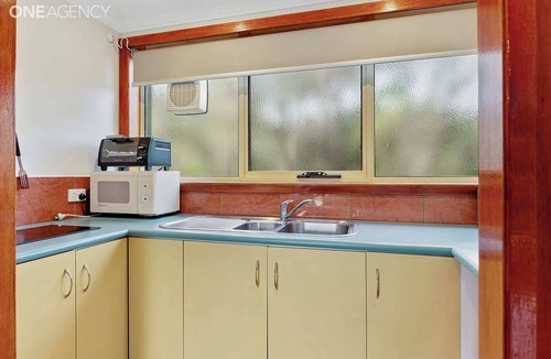 East Devonport Apartment | Alice Beside The Sea - Studio Apartment.